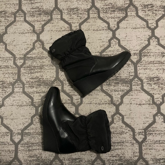 CHAMPION WEDGE ANKLE BOOTS (NEW) - SIZE 7/BLACK - Picture 2 of 6